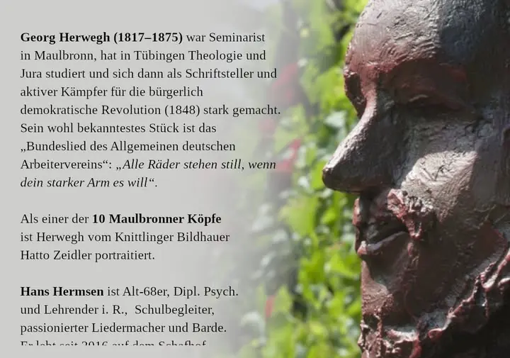 Vortragstafel mit dem Text über Georg Herwegh, daneben die Bronzebüste des Dichters im Grün
